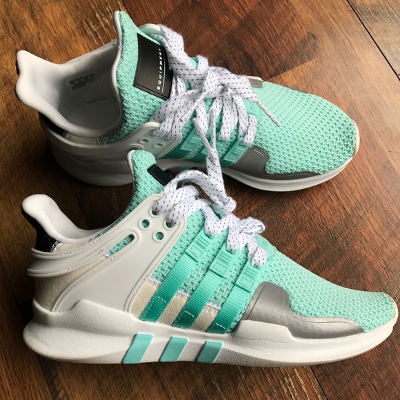 New custom made Adidas shoe never wore no flaws - Picture 2 of 4